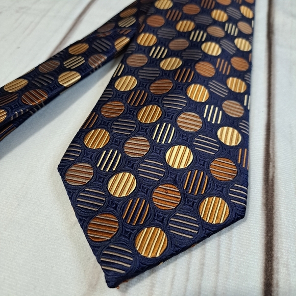 RBM Collection Circle Design Silk Tie - Picture 1 of 7